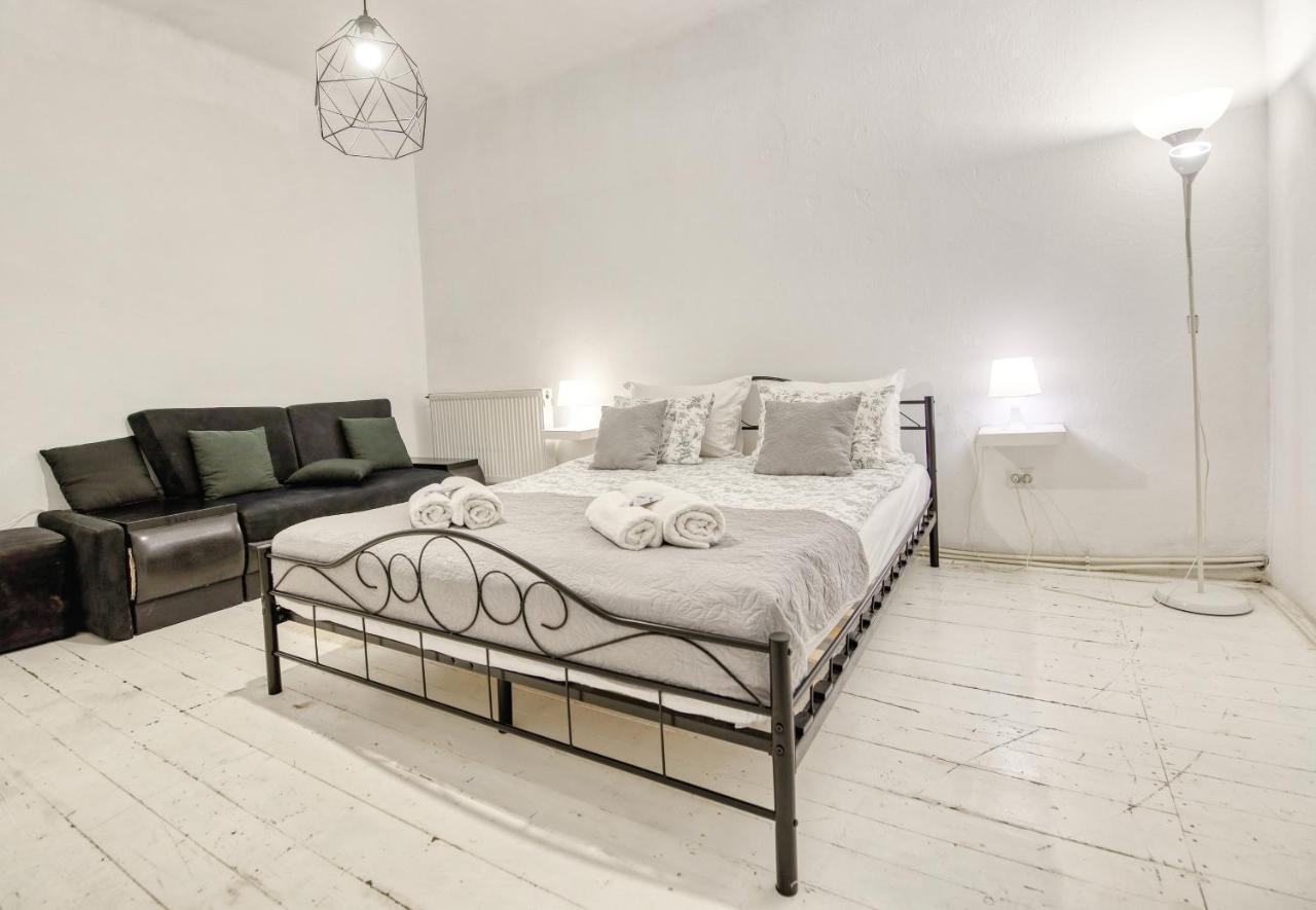La Maison Blanche Alba Iulia Exterior foto