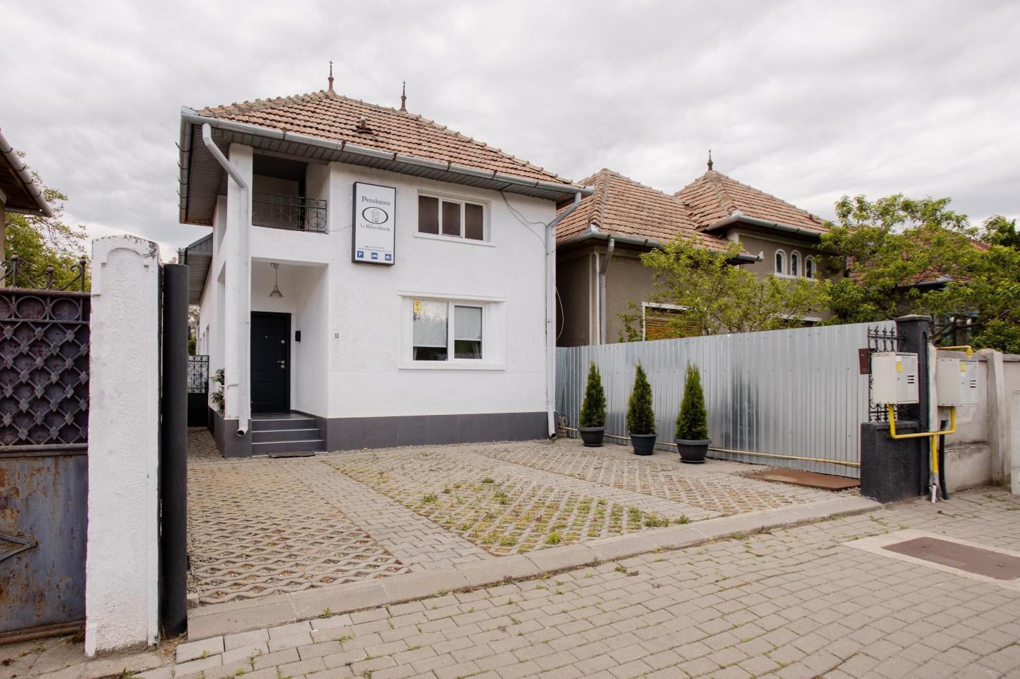 La Maison Blanche Alba Iulia Exterior foto